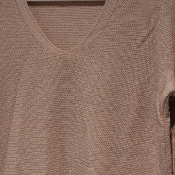 2/$25 🏷 Gap Pink Knit Sweater Size S - Picture 3 of 5